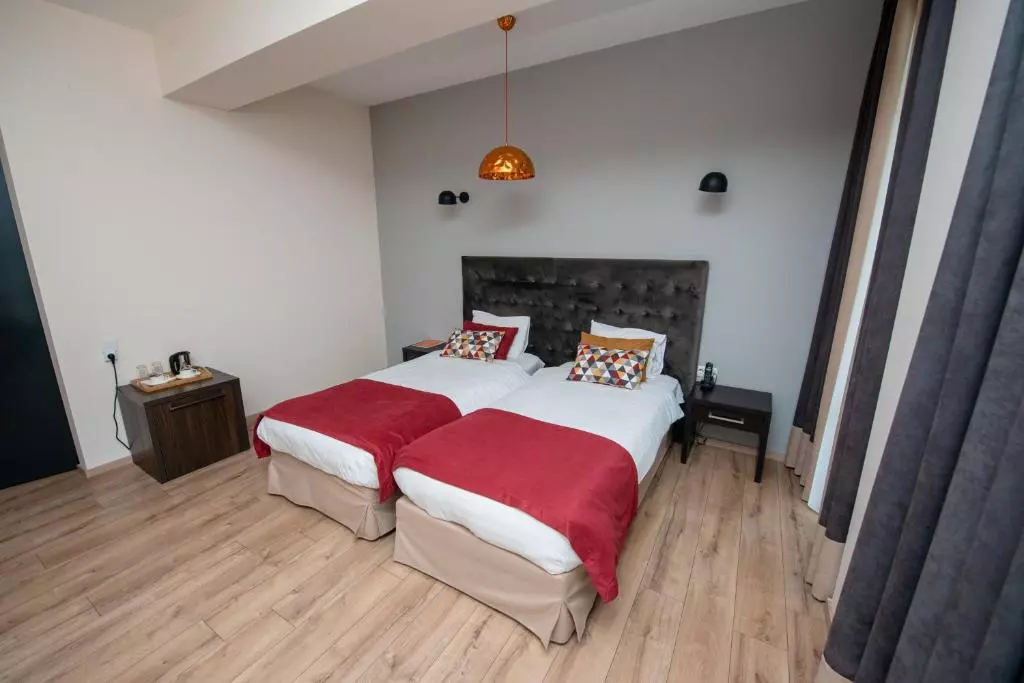 هتل ام ال کلاب